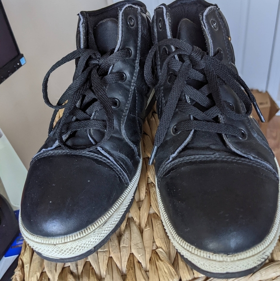 3/$15 Women's High Tops Urban sneakers - Picture 2 of 5